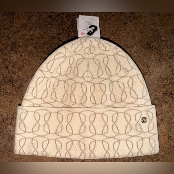 lululemon athletica Accessories - BNWT Lululemon Athletica Warm Revelation Beanie *Logo